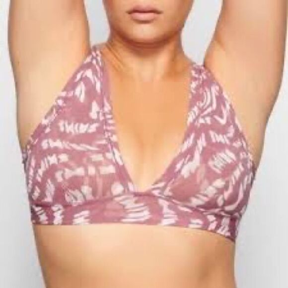 - SKIMS bra - Picture 1 of 7